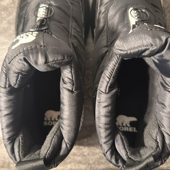 Sorel Women’s Black Out N About III Puffy Zip Boot Sneaker. Size 8 - Picture 9 of 10